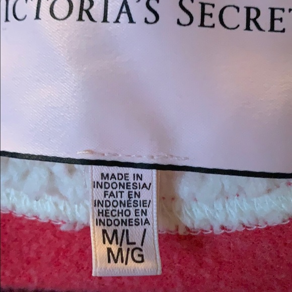 VICTORIA SECRET Cozy Robe - Picture 7 of 7